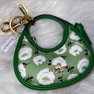Coach 💚 Carmen Bag Charm New floral print